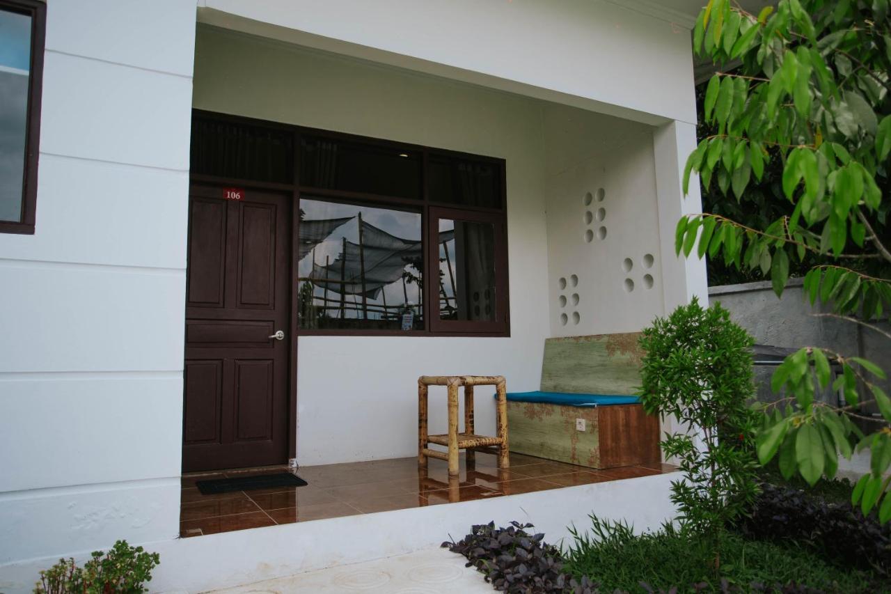 Nirvana Hotel Resort เตเตบาตู ภายนอก รูปภาพ