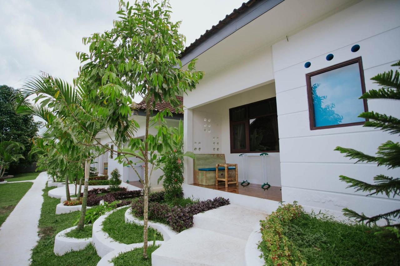 Nirvana Hotel Resort เตเตบาตู ภายนอก รูปภาพ