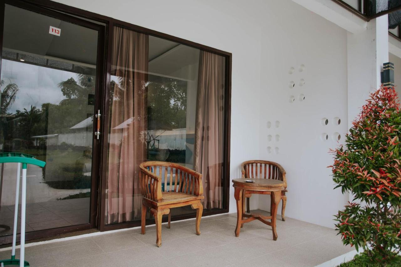 Nirvana Hotel Resort เตเตบาตู ภายนอก รูปภาพ