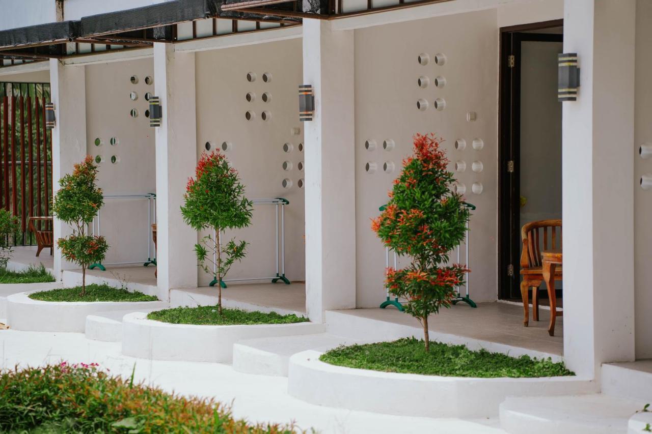 Nirvana Hotel Resort เตเตบาตู ภายนอก รูปภาพ