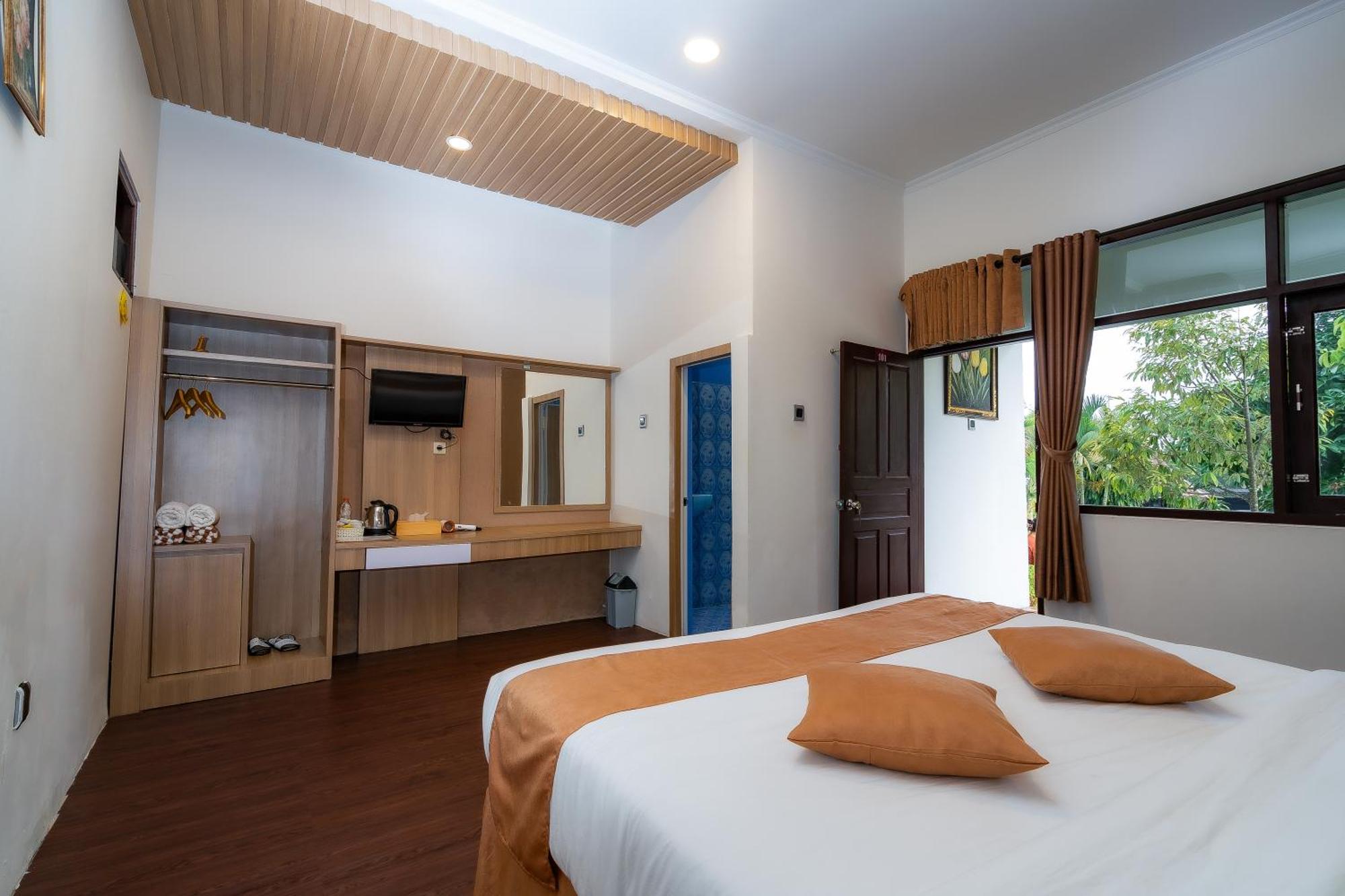 Nirvana Hotel Resort เตเตบาตู ภายนอก รูปภาพ